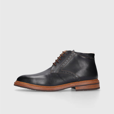 Schwarze Reiterstiefel aus Leder